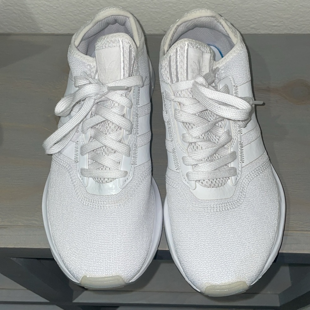 Adidas Women's Swift Run Sneaker - Picture 2 of 12